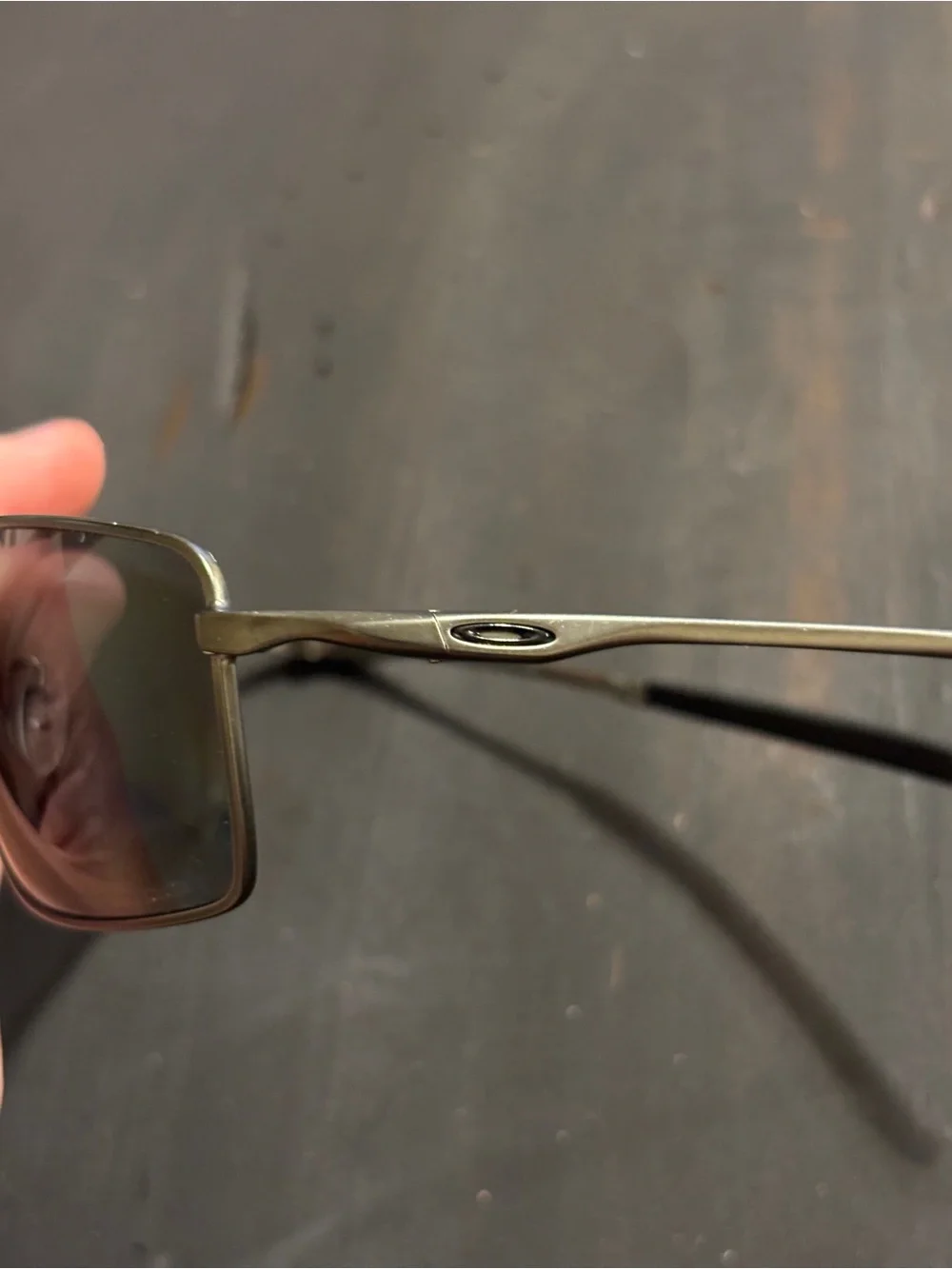 Oakley mint